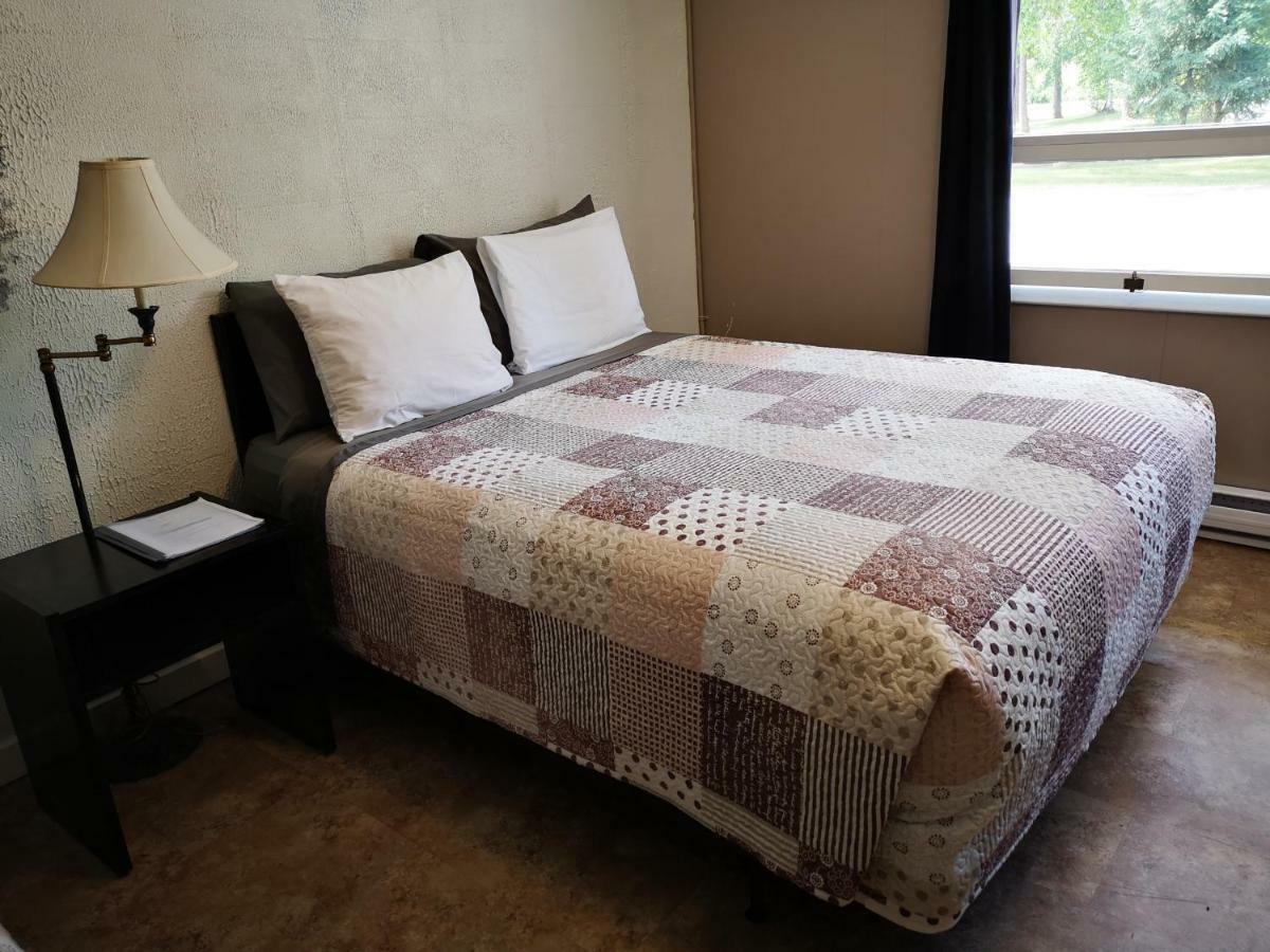 Overlook Inn & Cabins เคลียร์วอเตอร์ ภายนอก รูปภาพ